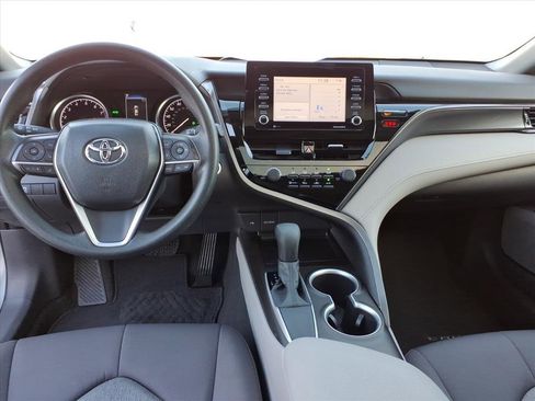 Used 2021 Toyota Camry LE image 18