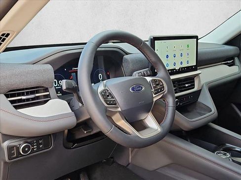 New 2026 Ford Explorer Active w/ Active Comfort Package image 3