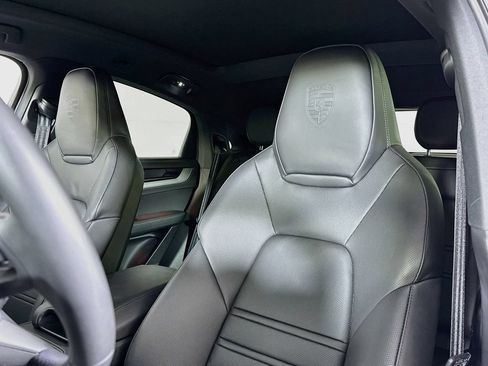 Certified 2026 Porsche Cayenne E-Hybrid Coupe AWD/4WD image 5