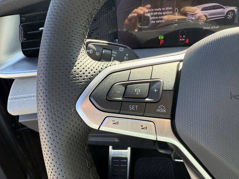 New 2026 Volkswagen Tiguan SE R-Line FWD image 16