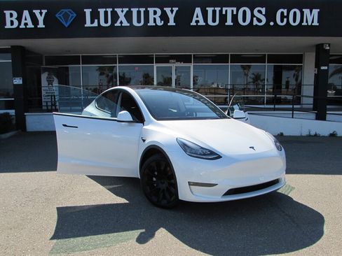 Used 2021 Tesla Model Y Long Range AWD/4WD image 28
