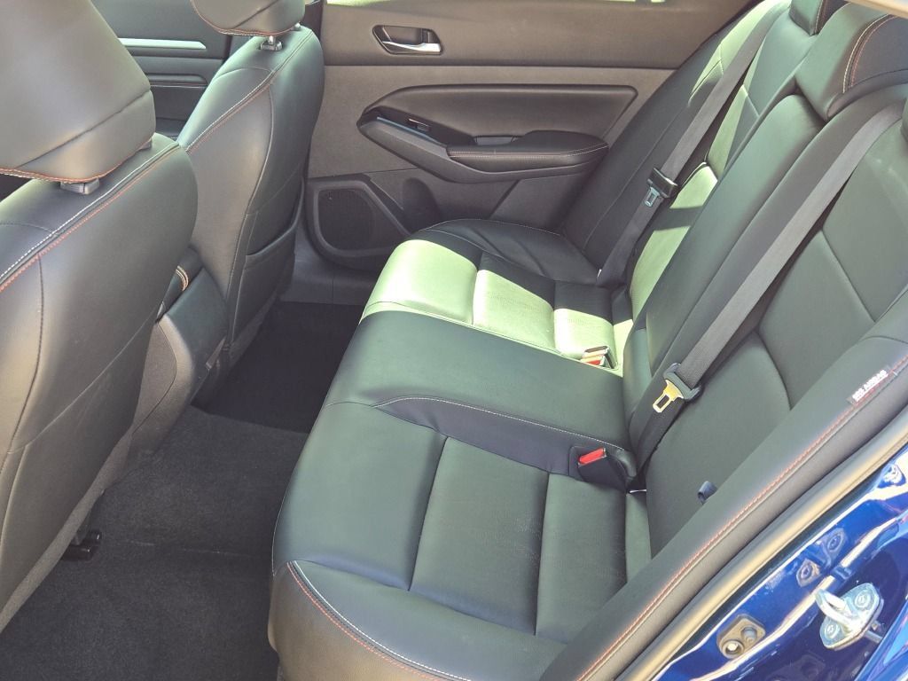 Used 2023 Nissan Altima 2.5 SR w/ SR Premium Package FWD image 17