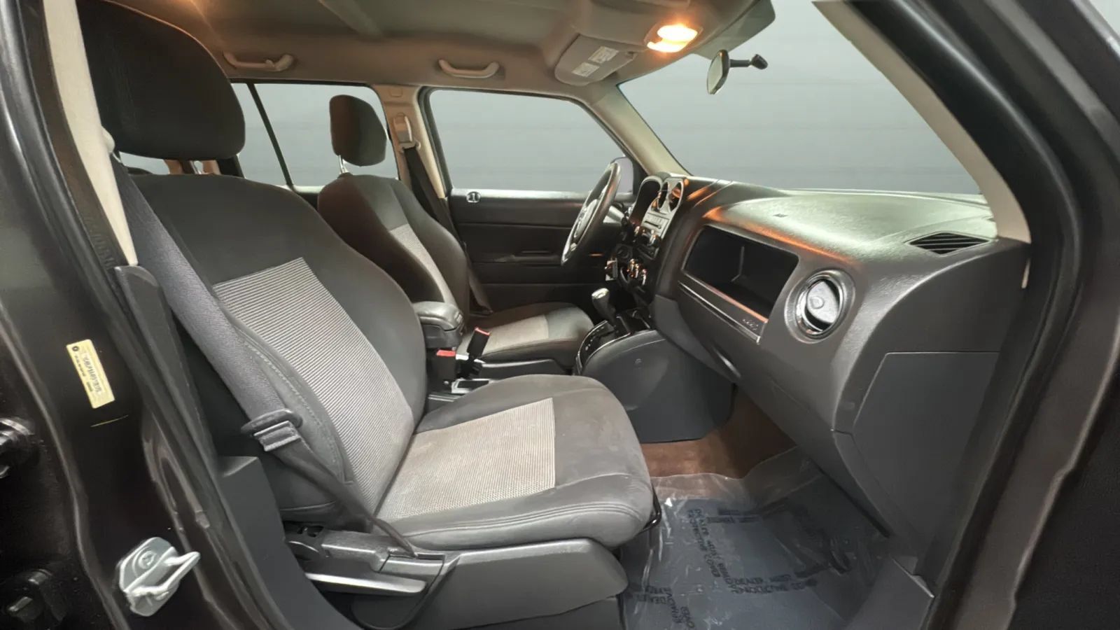 Used 2015 Jeep Patriot Sport w/ Power Value Group FWD image 22