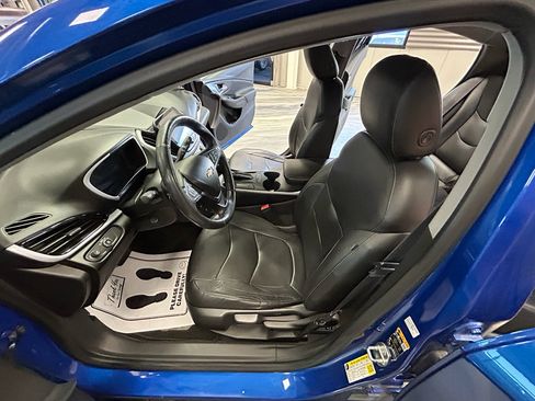 Used 2017 Chevrolet Volt LT w/ Comfort Package FWD image 51