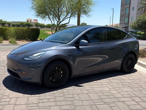 Used 2020 Tesla Model Y Long Range AWD/4WD image 6