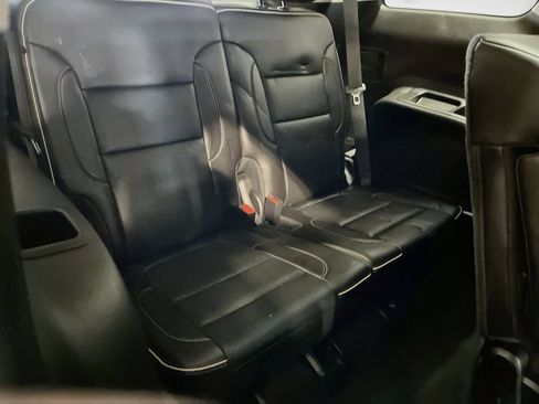 Used 2021 GMC Acadia Denali w/ Denali Ultimate Package AWD/4WD image 29