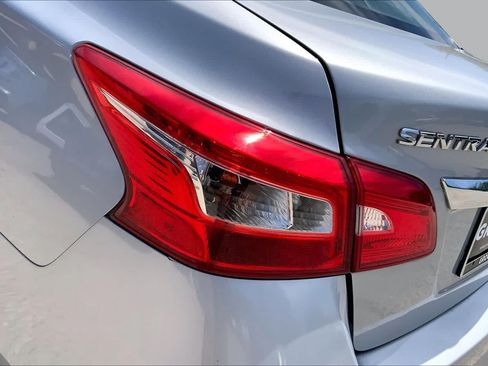 Used 2018 Nissan Sentra SV FWD image 26