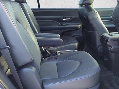 Used 2025 Toyota Grand Highlander FWD image 26