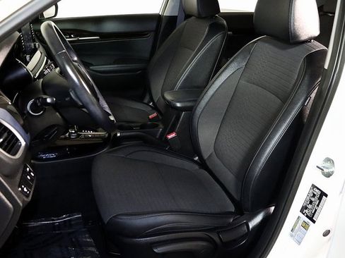 Used 2023 Kia Seltos S image 4