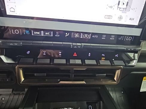 New 2025 GMC Hummer EV 2X w/ Extreme Off-Road Package image 21