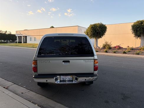 Used 2003 Toyota Tacoma PreRunner RWD image 5