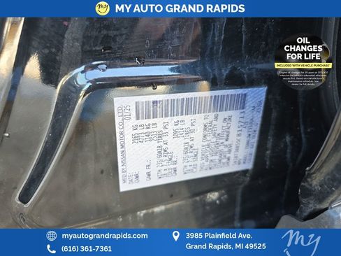 Used 2025 Nissan Rogue SV image 35