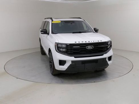 Certified 2025 Ford Expedition Max Platinum w/ Stealth Appearance Package AWD/4WD image 11
