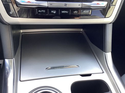 Used 2021 Ford Explorer XLT w/ Equipment Group 202A image 39