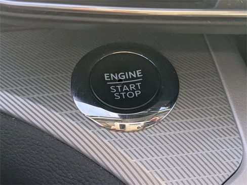 Used 2023 Ford Explorer XLT w/ Equipment Group 202A image 28