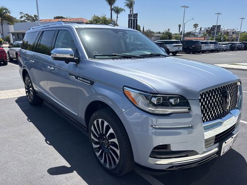Used 2022 Lincoln Navigator L Black Label image 8
