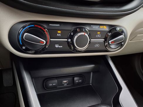 Used 2020 Kia Soul LX image 19