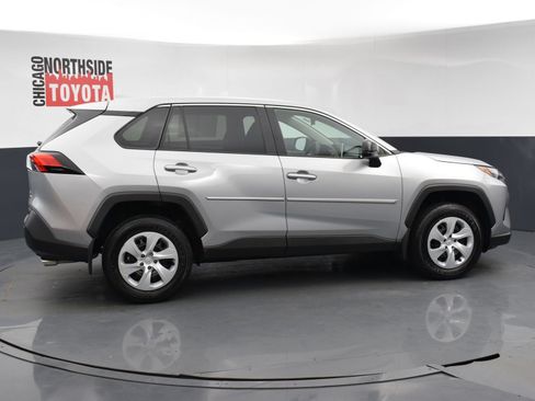 Used 2025 Toyota RAV4 LE AWD/4WD image 5