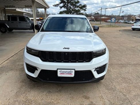 Used 2023 Jeep Grand Cherokee Limited w/ Luxury Tech Group II image 5