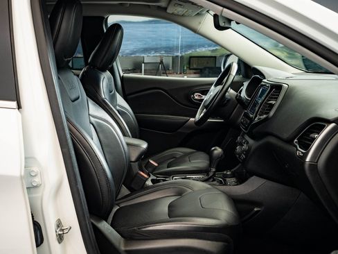 Used 2019 Jeep Cherokee Limited image 22