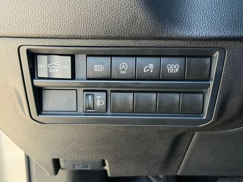 Used 2025 Toyota Tundra SR5 AWD/4WD image 25