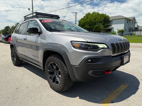 Used 2022 Jeep Cherokee Trailhawk w/ Premium Leather Package AWD/4WD image 3