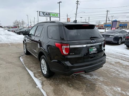 Used 2018 Ford Explorer XLT image 8