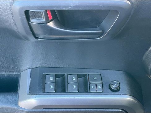 Used 2022 Toyota Tacoma SR5 image 17