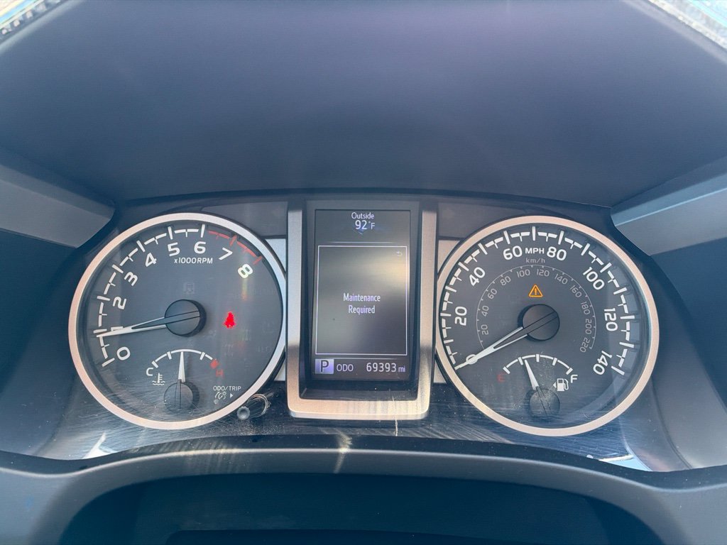 Used 2018 Toyota Tacoma SR5 AWD/4WD image 13