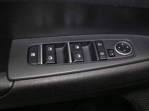 Used 2023 Kia Forte LXS image 38