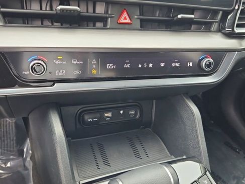 Used 2024 Kia Sportage EX image 22