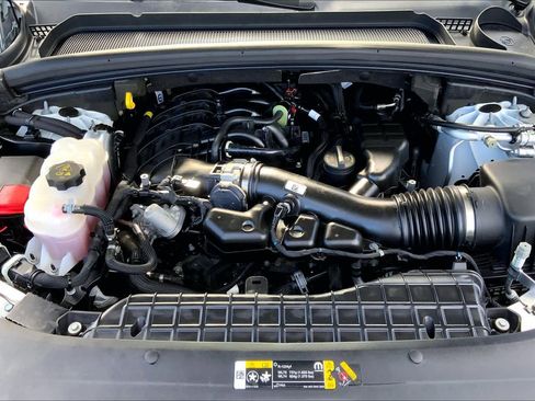 Used 2023 Jeep Grand Cherokee L Laredo image 32