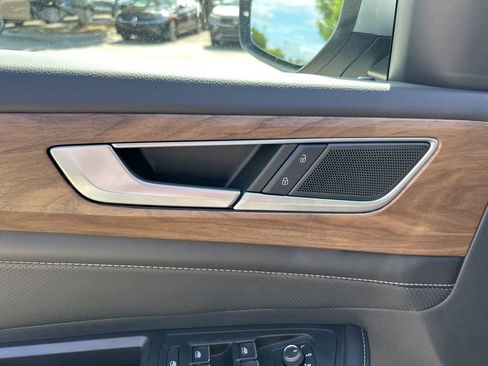 New 2026 Volkswagen Atlas SE image 12