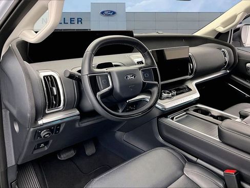 New 2025 Ford Expedition Platinum w/ Driver's Package image 7