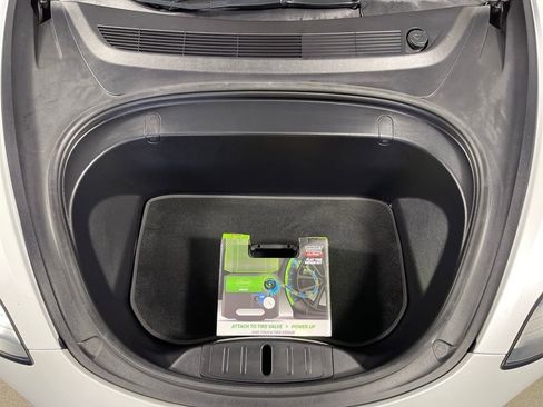 Used 2018 Tesla Model 3 Mid Range image 9