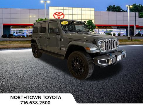 Used 2024 Jeep Wrangler Unlimited Sahara AWD/4WD image 5