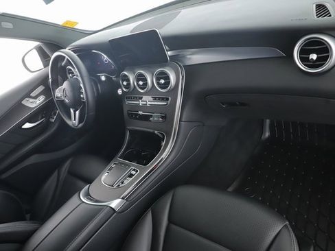 Used 2021 Mercedes-Benz GLC 300 4MATIC image 30