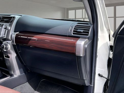 Used 2015 Toyota 4Runner Limited image 17