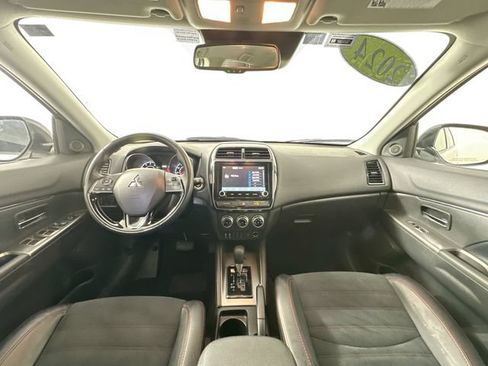 Used 2024 Mitsubishi Outlander Sport SE AWD/4WD image 3