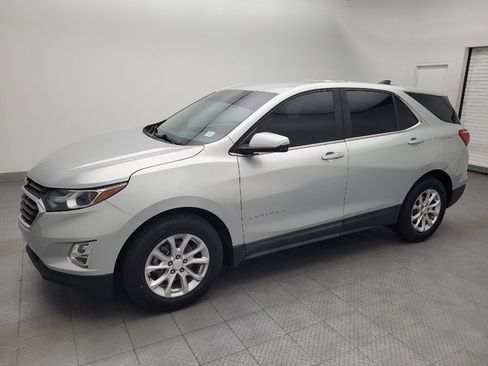Used 2019 Chevrolet Equinox LT FWD image 2