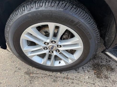 Used 2022 Ford Expedition Max XLT image 12