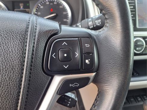 Used 2014 Toyota Highlander Limited w/ Driver Technology Package AWD/4WD image 20