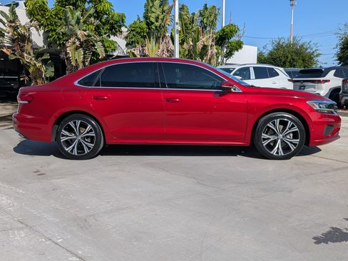 Used 2020 Volkswagen Passat 2.0T SEL FWD image 2
