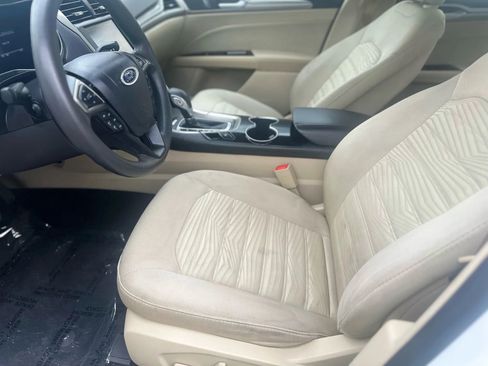 Used 2016 Ford Fusion SE image 8