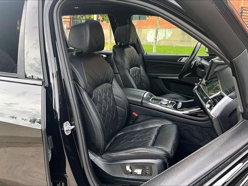 Used 2025 BMW X7 xDrive40i w/ M Sport Package AWD/4WD image 10