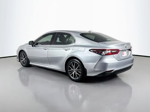 Used 2021 Toyota Camry XLE w/ Navigation Package FWD image 7