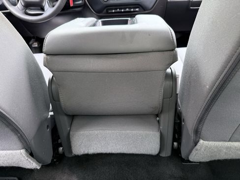 Used 2018 Chevrolet Silverado 1500 Custom w/ Custom Convenience Package image 28