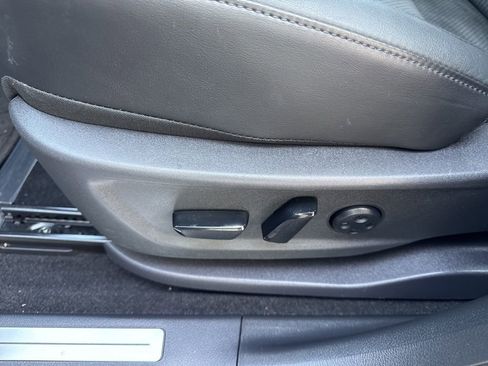 Used 2023 Nissan Ariya AWD image 25