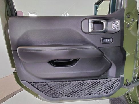 Used 2021 Jeep Wrangler Unlimited Sahara w/ Uconnect 4C Nav & Sound Group AWD/4WD image 11
