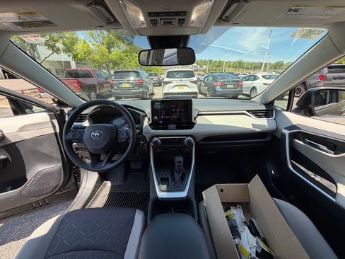 Used 2025 Toyota RAV4 XLE w/ Convenience Package image 8